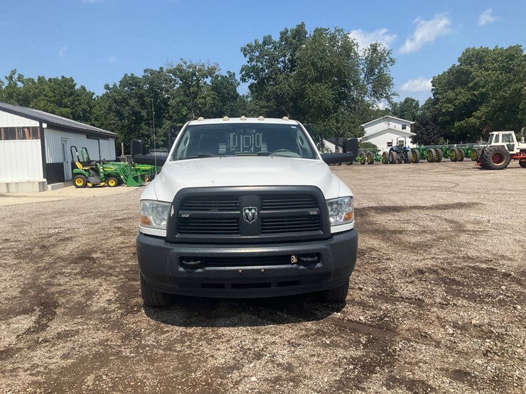 2012-dodge-3500-image-8
