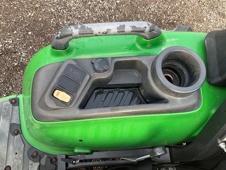 john-deere-3038e-image-61