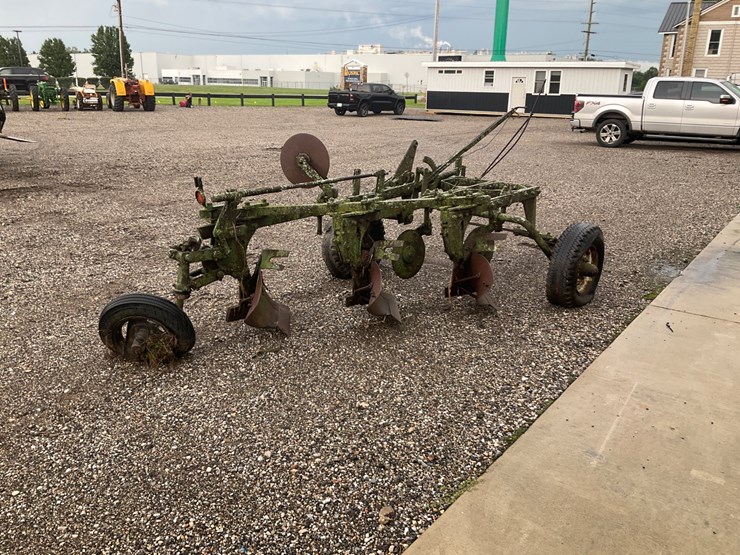 #5311-•-3-bottom-pull-type-moldboard-plow-image-4