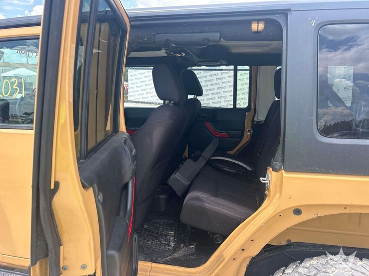 2013-jeep-wrangler-image-18