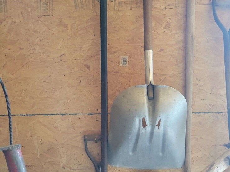 wagon-hoist,-heater,-sickles-and-more-image-5