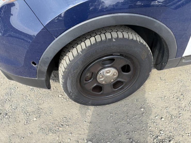 2015-ford-explorer-image-9