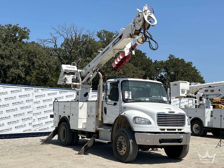 2020-freightliner-m2-106-image-4
