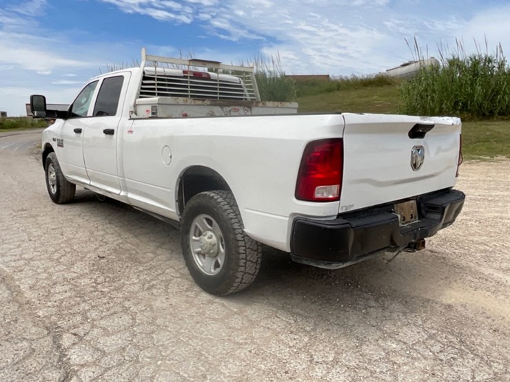 2018-dodge-3500-image-7