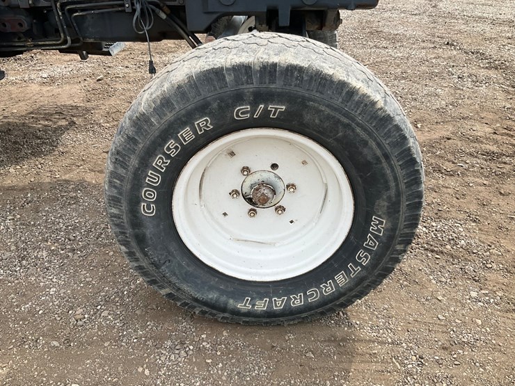 new-holland-ts100-image-51