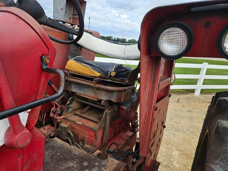 #53-•-interantional-656-farmall-tractor-image-30