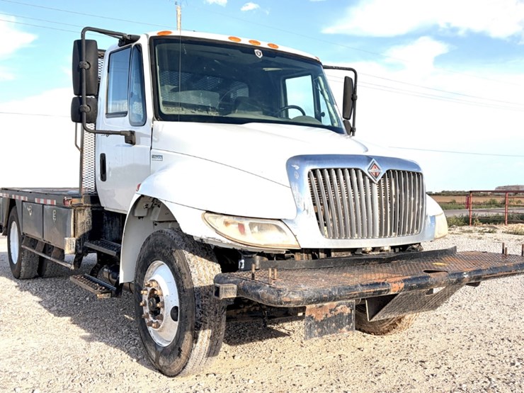 2012-international-durastar-4300-image-3