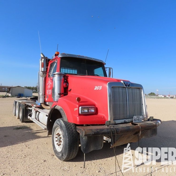 2006 WESTERN STAR 3-Axle Winch Truck
