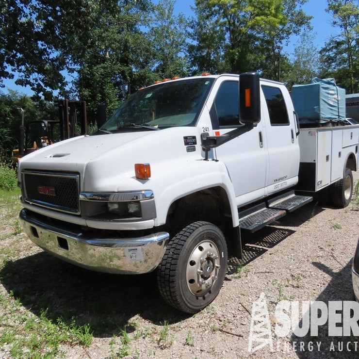2006 GMC C5500 4WD Crew Cab Service Truck