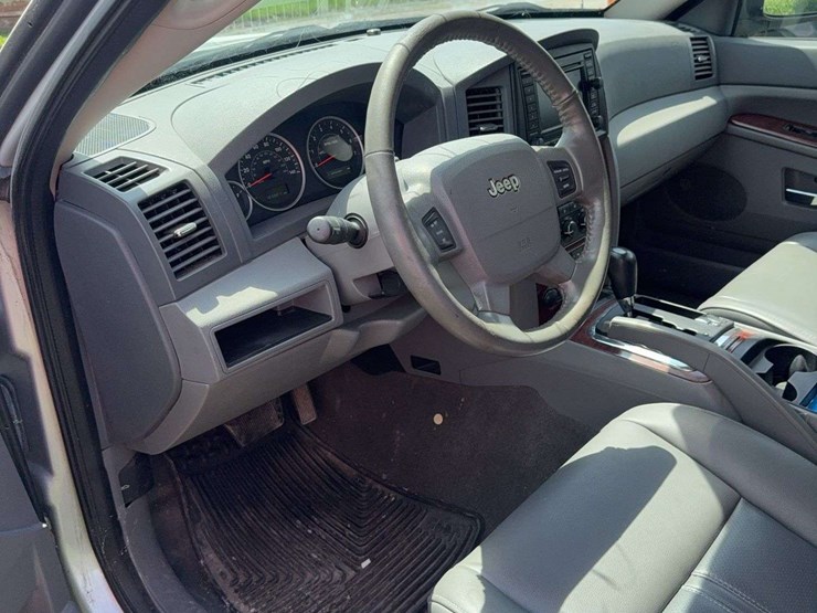 2005-jeep-grand-cherokee-image-10