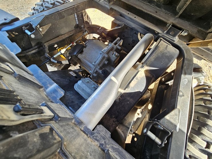 john-deere-gator-image-15