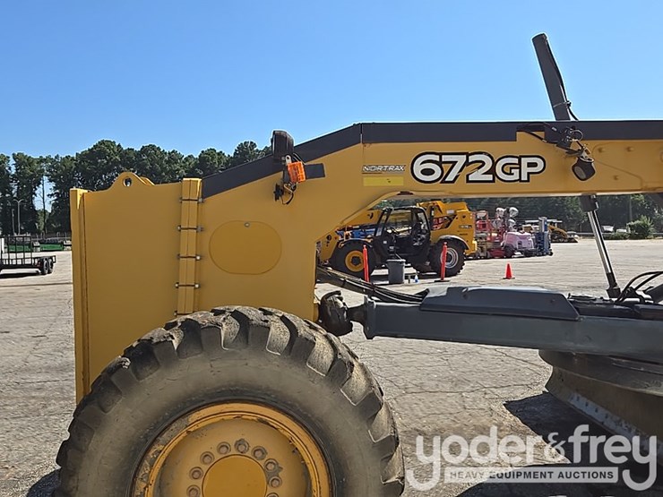 2016-deere-672gp-image-21