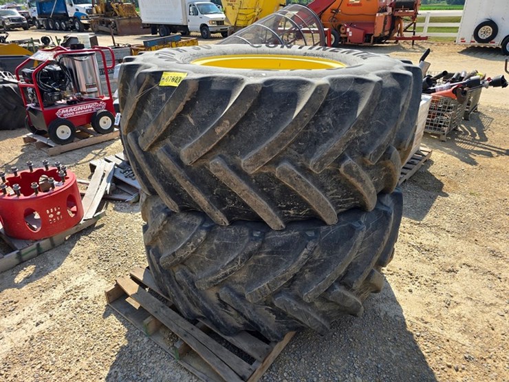 #68-•-2---600/70r30-tires-&-rims-image-1