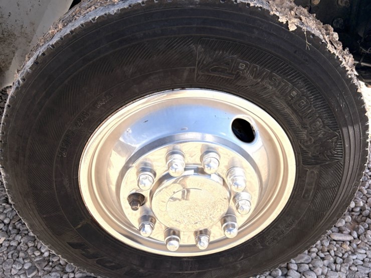2019-international-durastar-4300-image-13