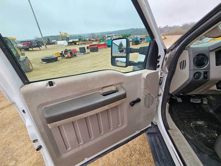2009-ford-f550-image-24