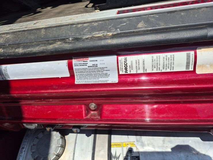 2018-kenworth-t880-image-29
