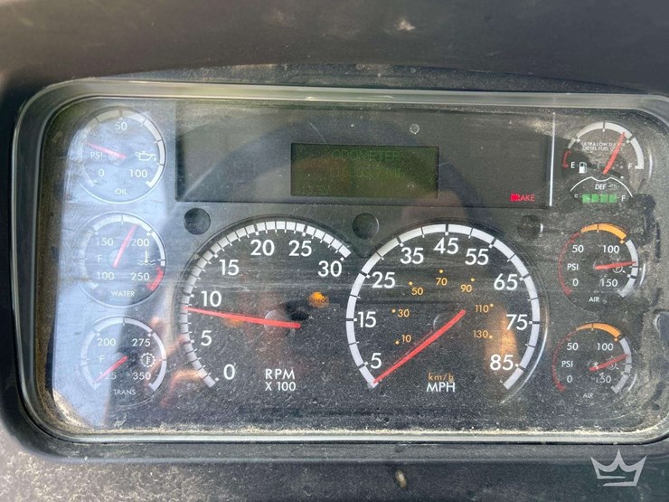 2019-freightliner-m2-106-image-12