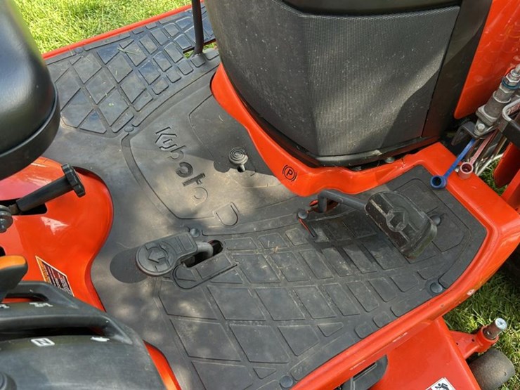 2022-kubota-bx2380-image-21