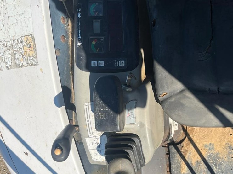 2004-bobcat-334d-image-31