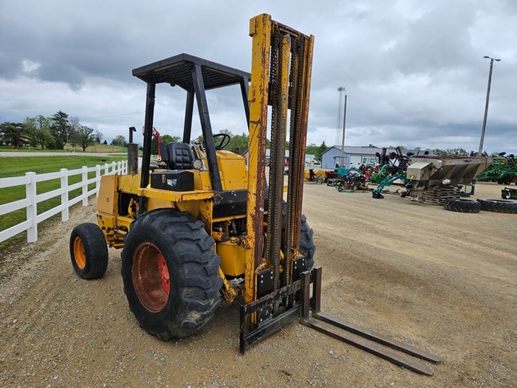 #127-•-case-single-stage-fork-lift-image-7