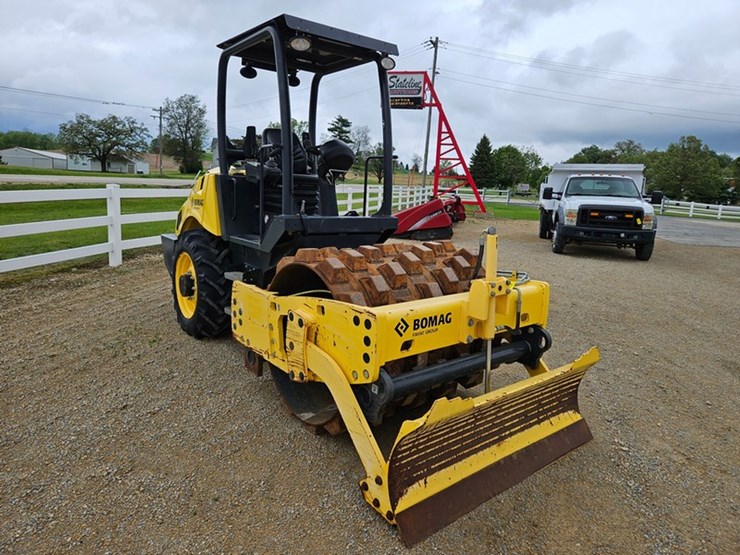 #87-•-bomag-bw145phd-sheep-foot-articulate-roller-image-7
