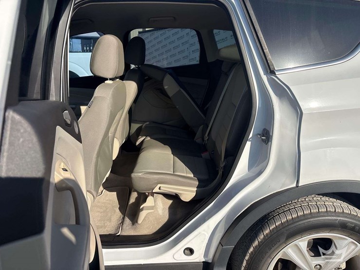2016-ford-escape-image-19