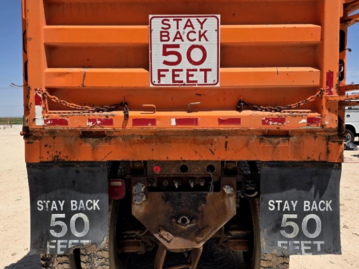 2003-mack-rd688s-image-7