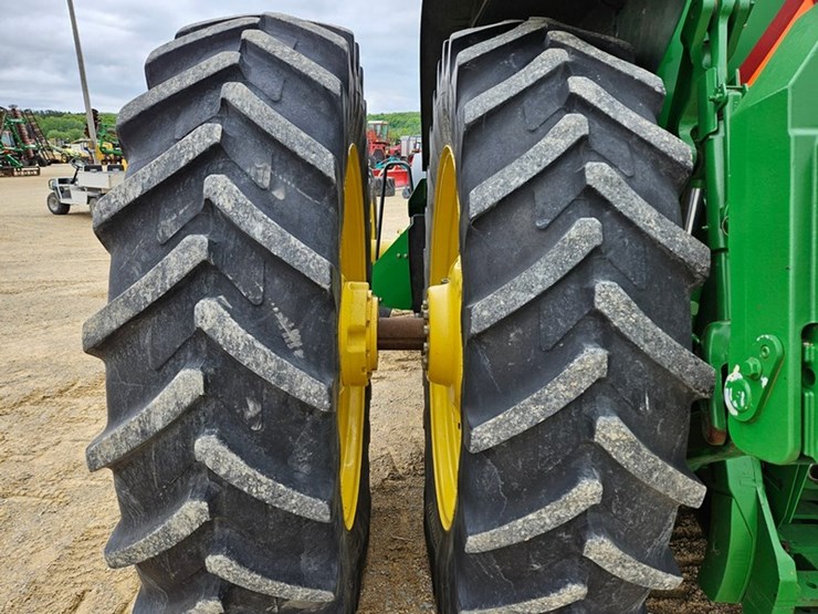 2013-john-deere-8335r-image-16