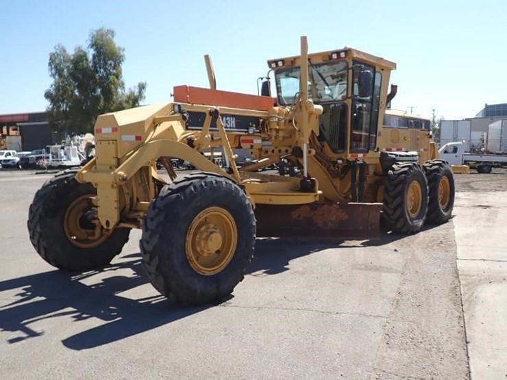 caterpillar-143h-image-1