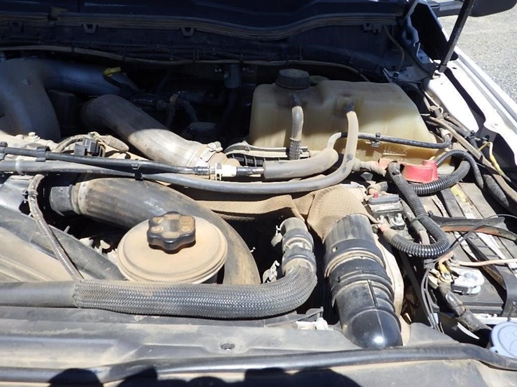 2020-ford-f550-image-10