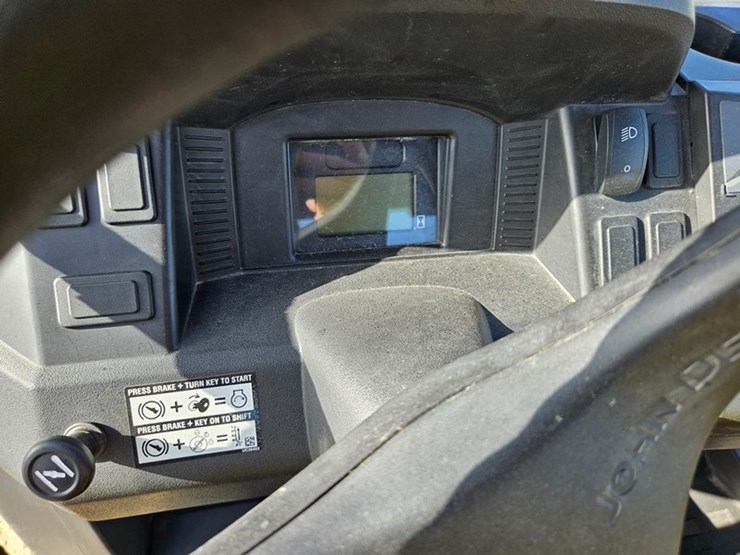 john-deere-gator-image-26