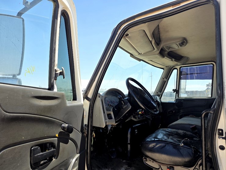 2015-international-durastar-4300-image-13
