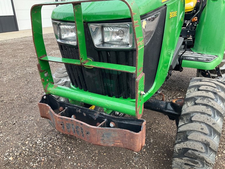 john-deere-3038e-image-12