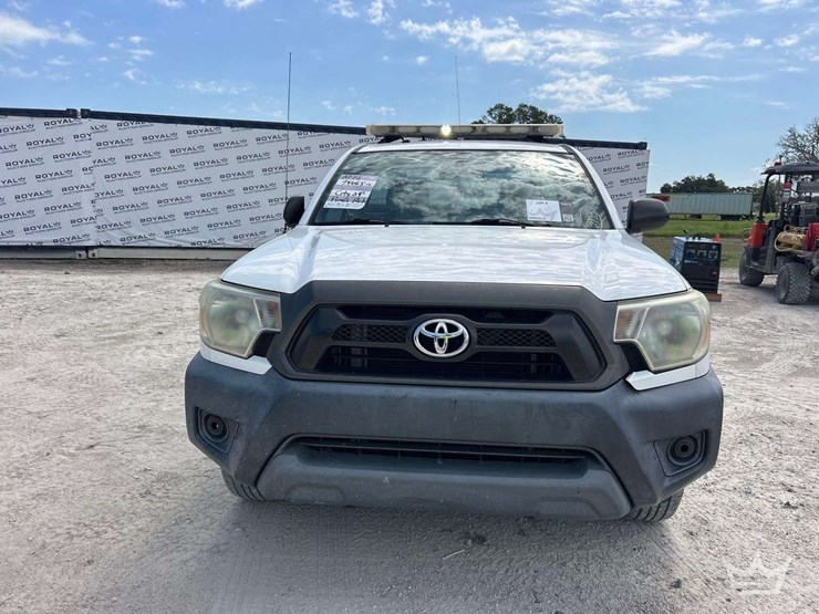 2014-toyota-tacoma-image-22