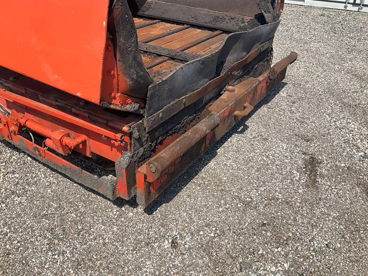 #1675-•-leeboy-tracked-asphalt-paver-image-9