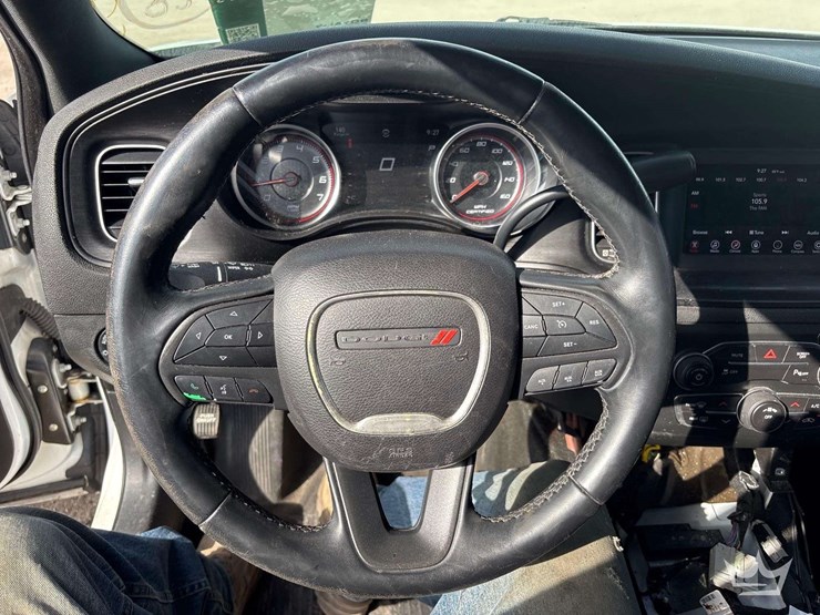 2018-dodge-charger-sedan-image-14
