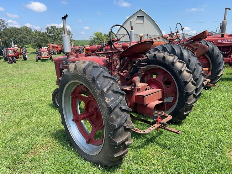 1952-farmall-super-h-image-3
