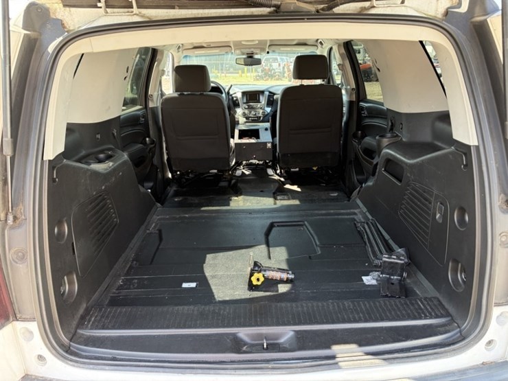 2016-chevrolet-tahoe-image-22