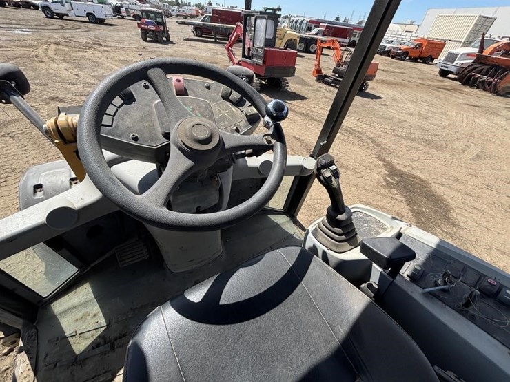 2014-caterpillar-907h2-image-23