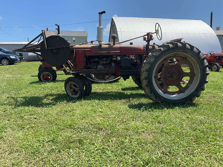 1941-farmall-h-with-mounted-buzz-saw-image-2