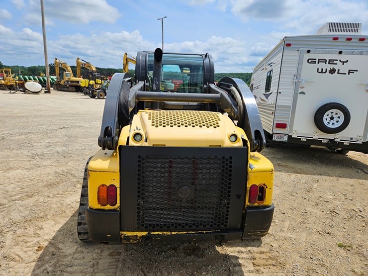 new-holland-c238-image-4