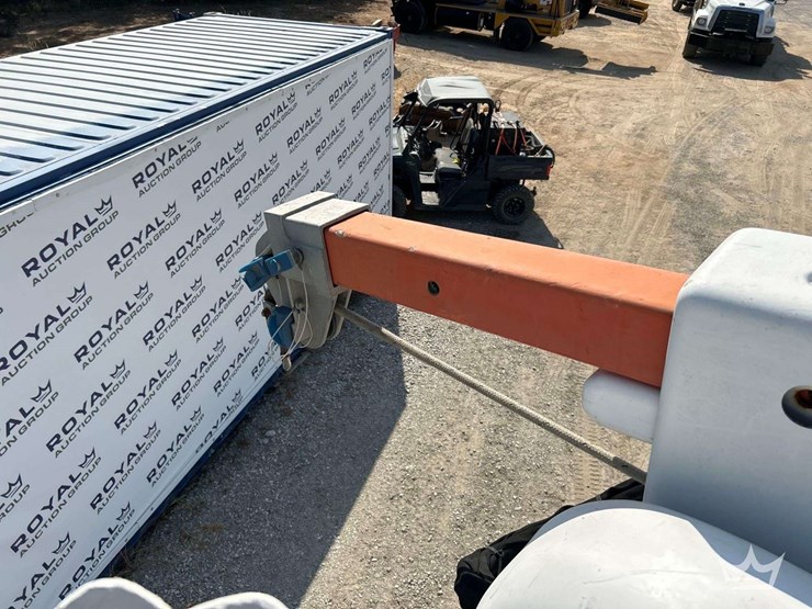 2019-freightliner-m2-106-image-38