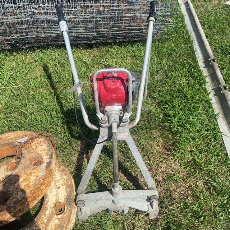 Linsy Power screed for concrete, 4 stroke, less than 50hrs on it, 12ft