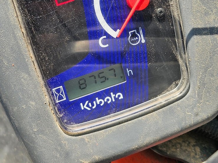 2016-kubota-ssv75-image-22