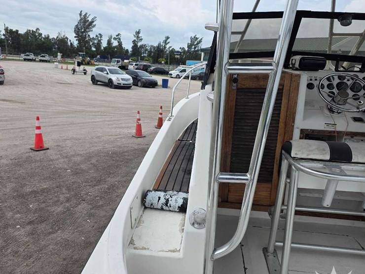 1980-23ft-mako-m238-boat-w/-25ft-t/a-boat-trailer-image-11