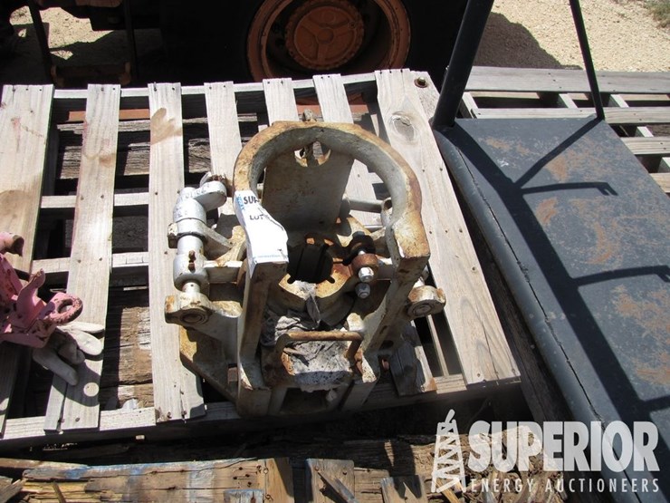 massey-ferguson-8-image-1