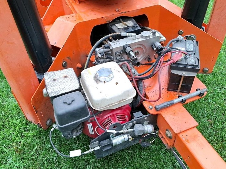 2016-jlg-t500j-image-14