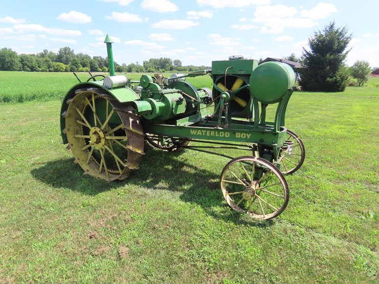 #6029-•-waterloo-boy-tractor-image-3