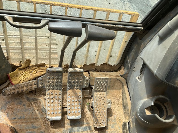 2004-deere-160c-lc-image-19