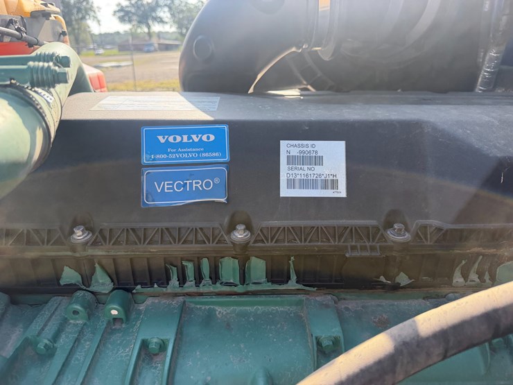 2017-volvo-vnl42t300-image-10